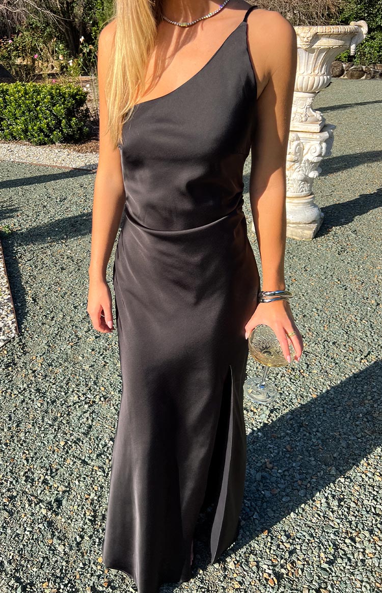 Marriot Black One Shoulder Formal Maxi Dress